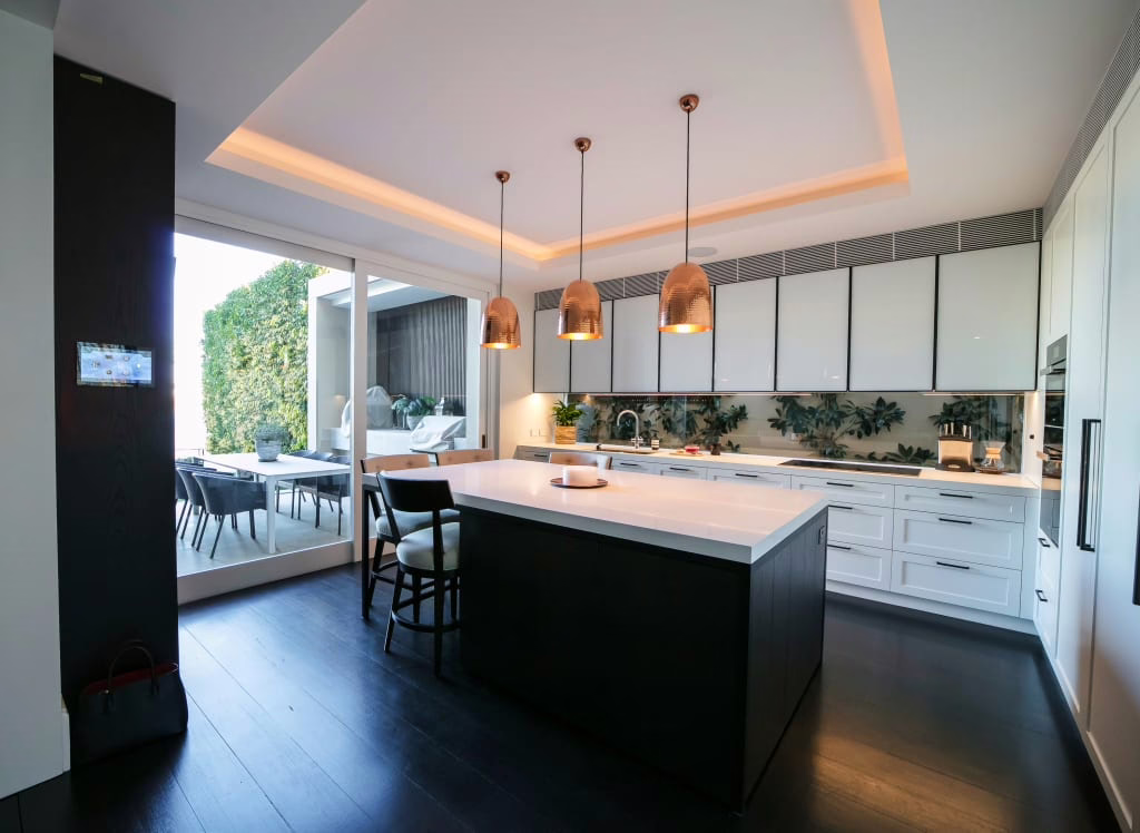 Elevate your Delray Beach home with a luxury smart kitchen. From voice-controlled appliances to automated lighting, we integrate seamless tech for the ultimate chef’s experience